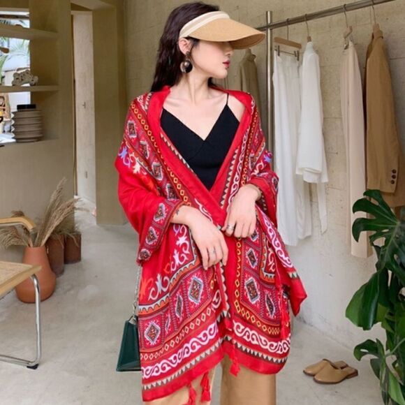 Beautiful Oversized Tasseled Scarf   - Picture 1 of 2